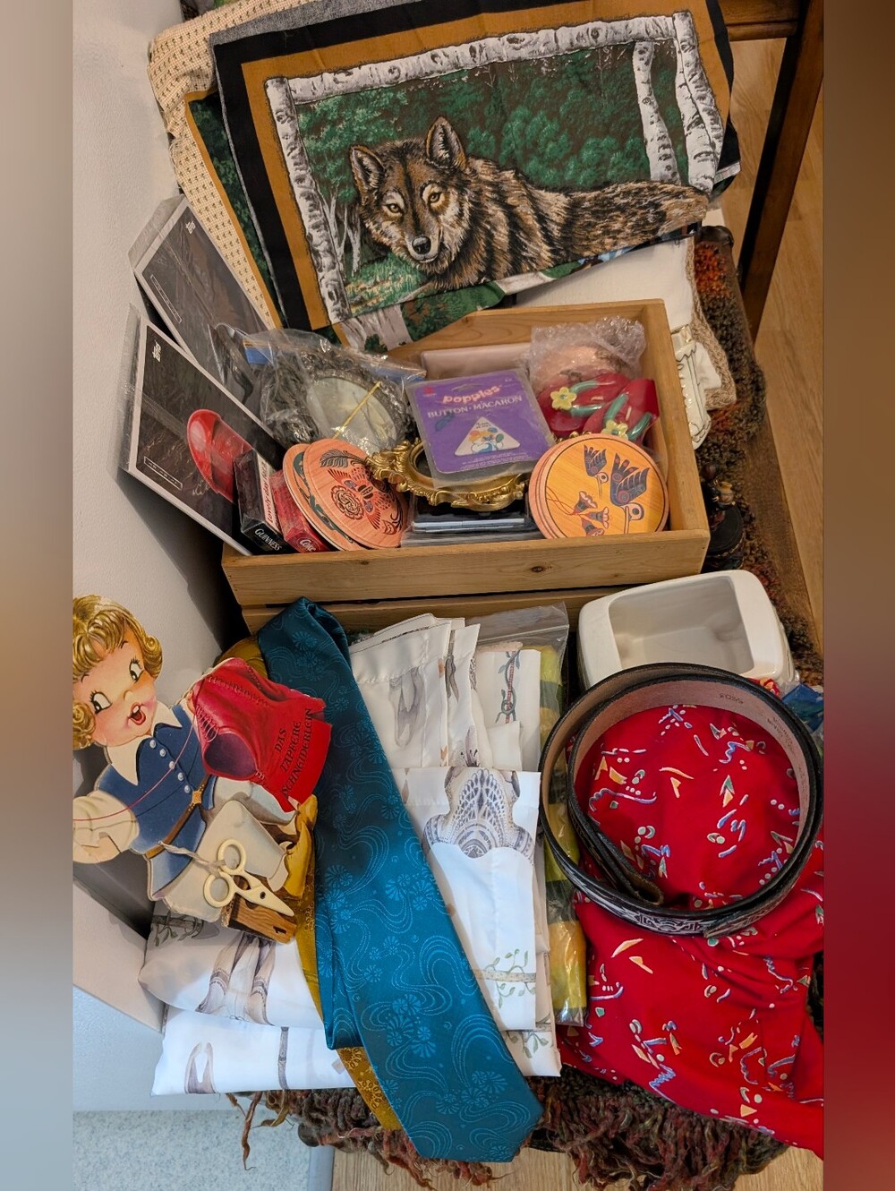 Sept 17th @ 7:00 PST Posh Party Collectibles, Trinkets + More!